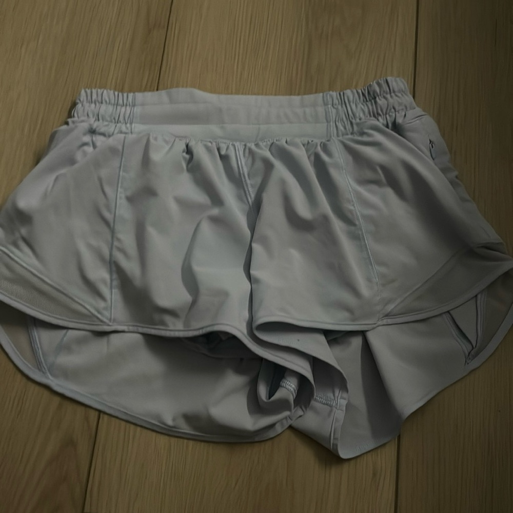 Lululemon size 6 hotty hots in light blue, length 2.5